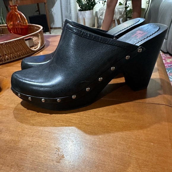 Black vintage leather clogs - Picture 2 of 3